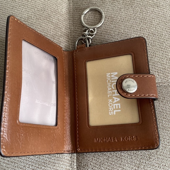BRAND NEW⚡️ Micheal Kors Jet Set Travel ID Card Keychain - Picture 3 of 6